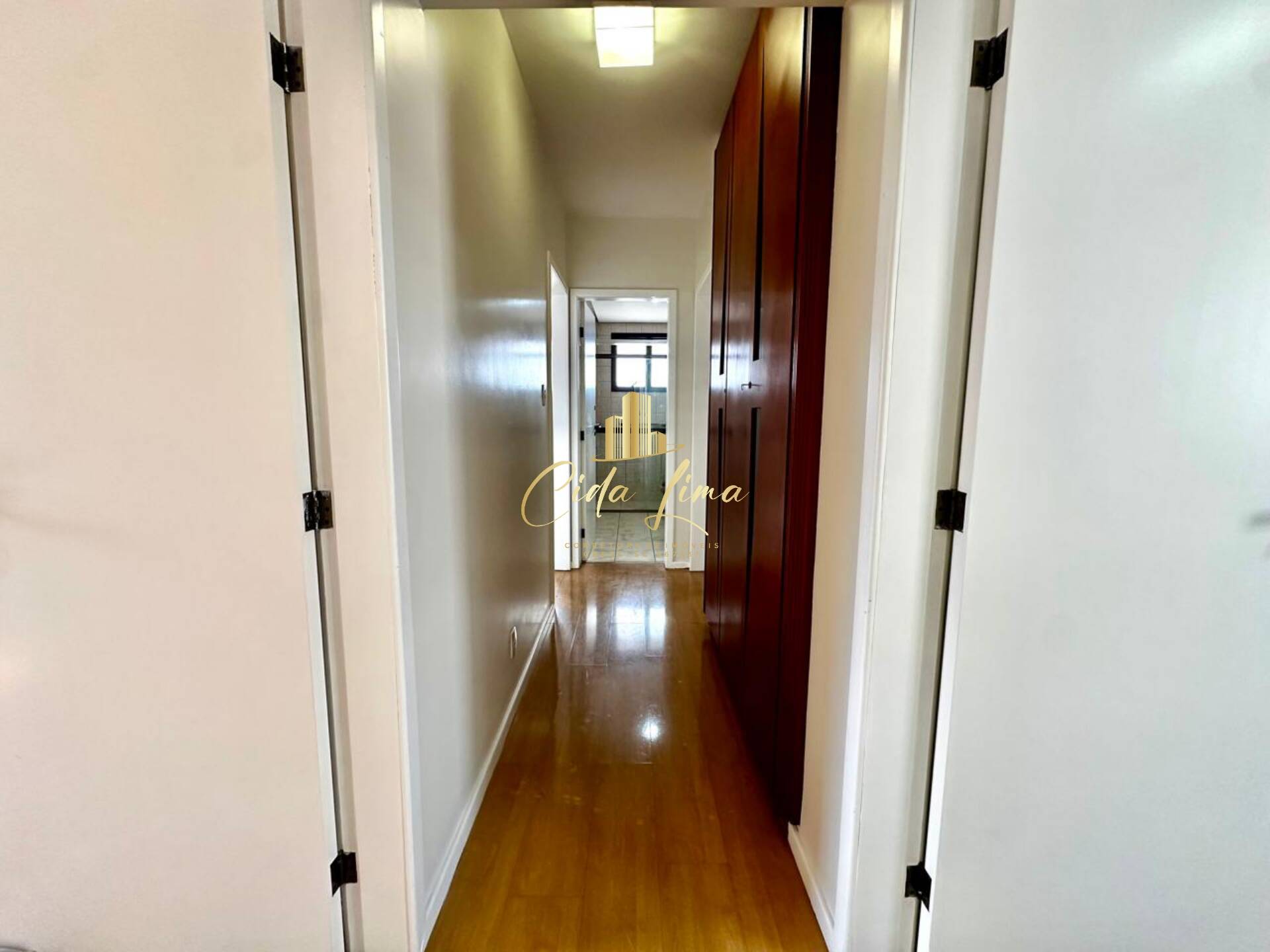 Apartamento à venda com 4 quartos, 166m² - Foto 4