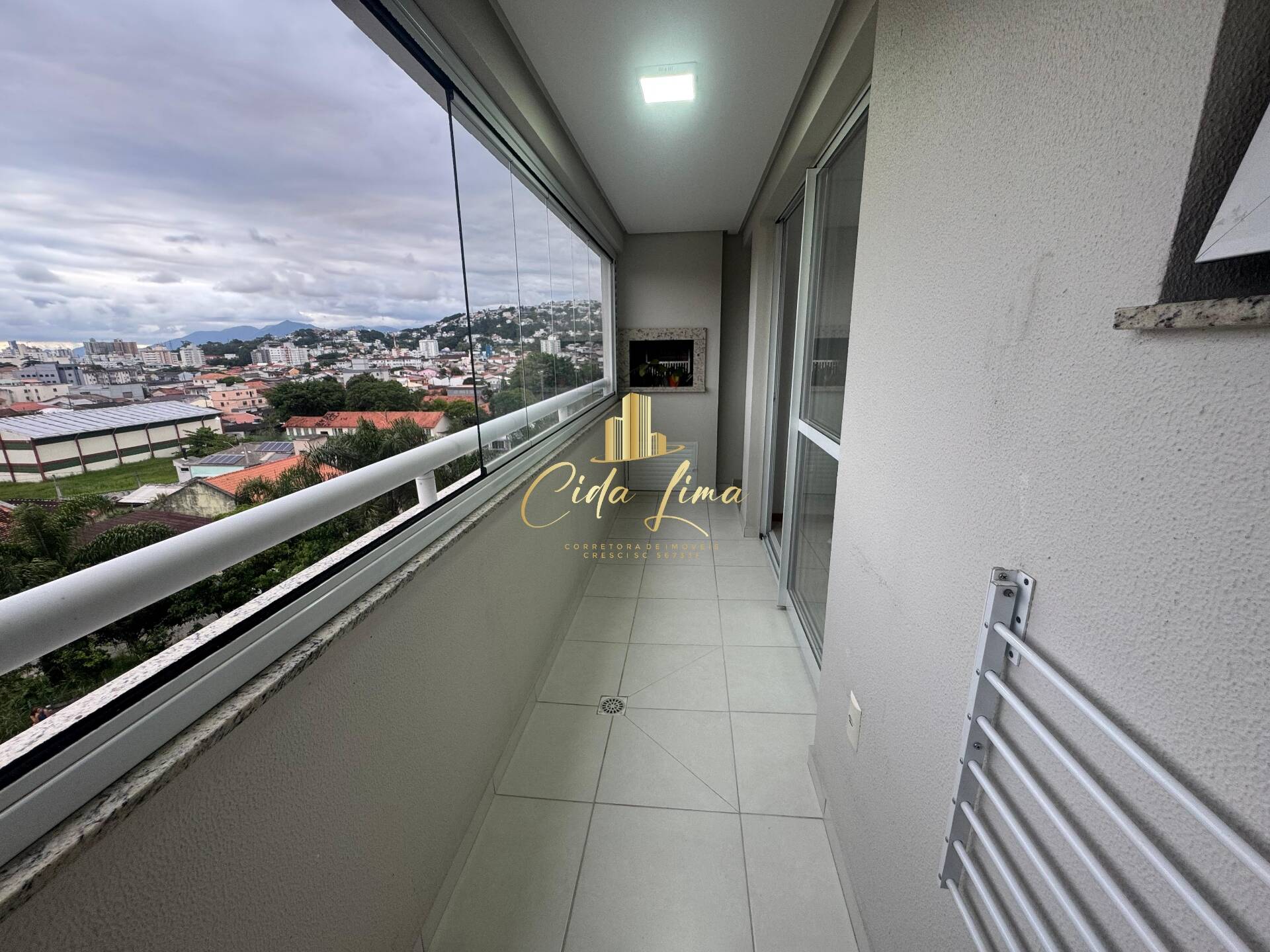 Apartamento à venda com 2 quartos, 74m² - Foto 2